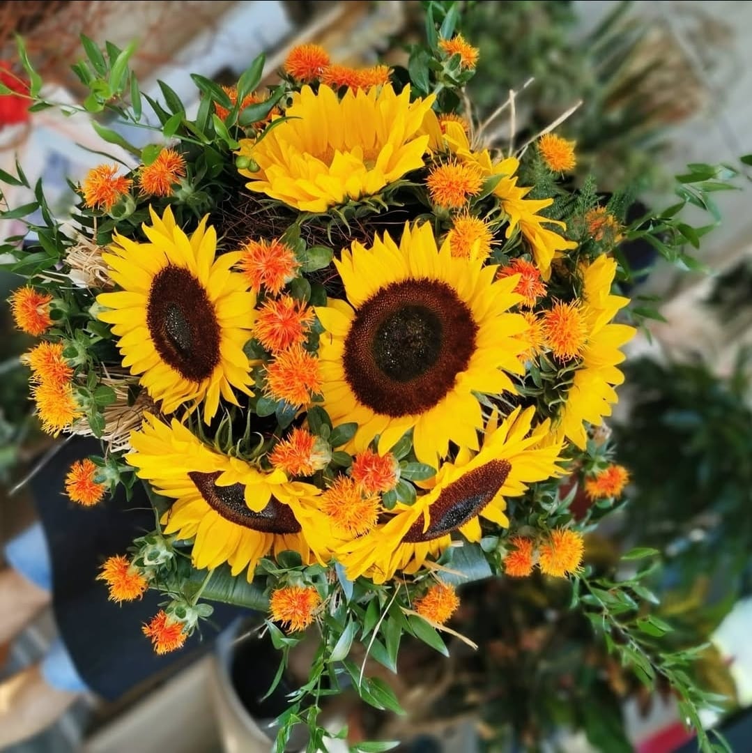 Sviežy slnečnicový aranžmán s farebnými kvetmi - Dubnica nad Váhom